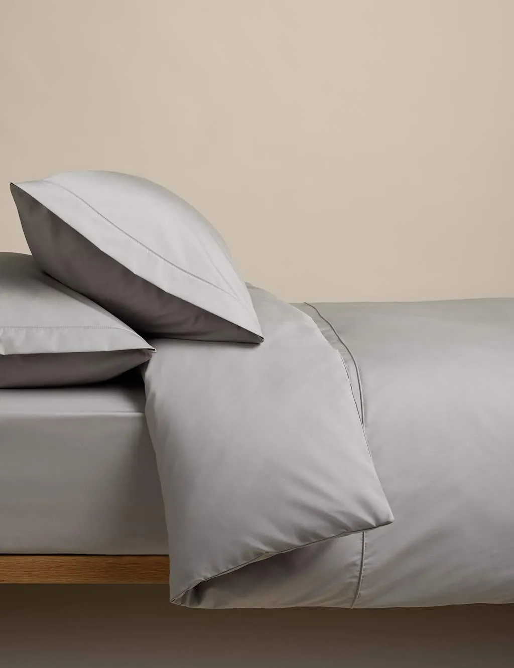 M&S Egyptian Cotton 230 Thread Count Crisp Bedding Set Marble