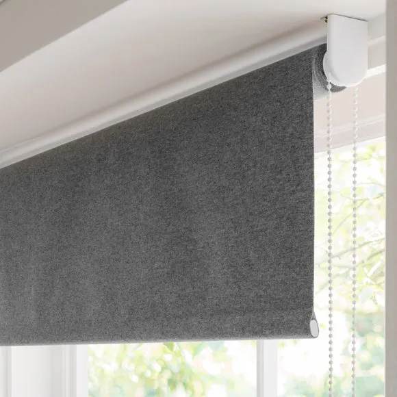 Luna Blackout Roller Blind 4