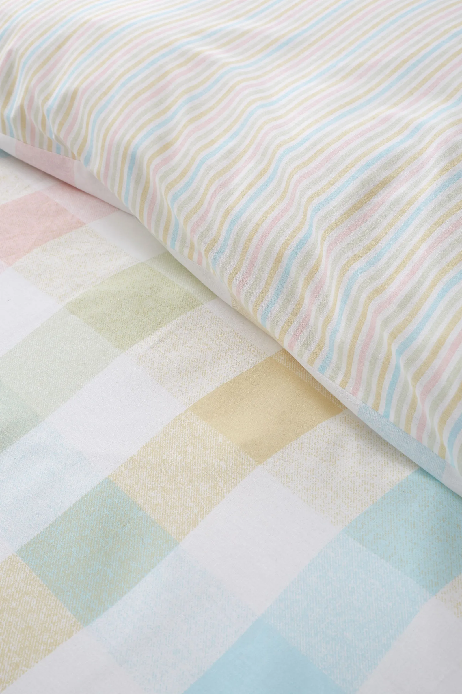 Catherine Lansfield 'Spring Check' Reversible Duvet Cover Set 3
