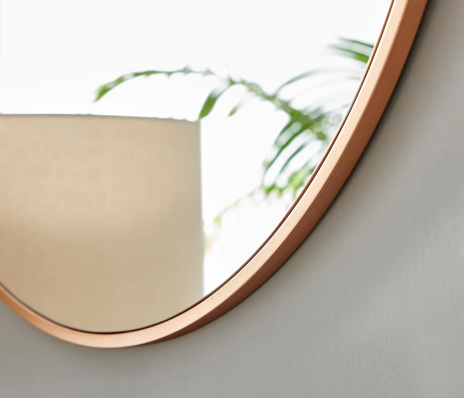 FurnitureboxUK Emma 80cm Medium Art Deco Metal Frame Round Hallway Bedroom Dining & Living Room Wall Mirror in Gold 3