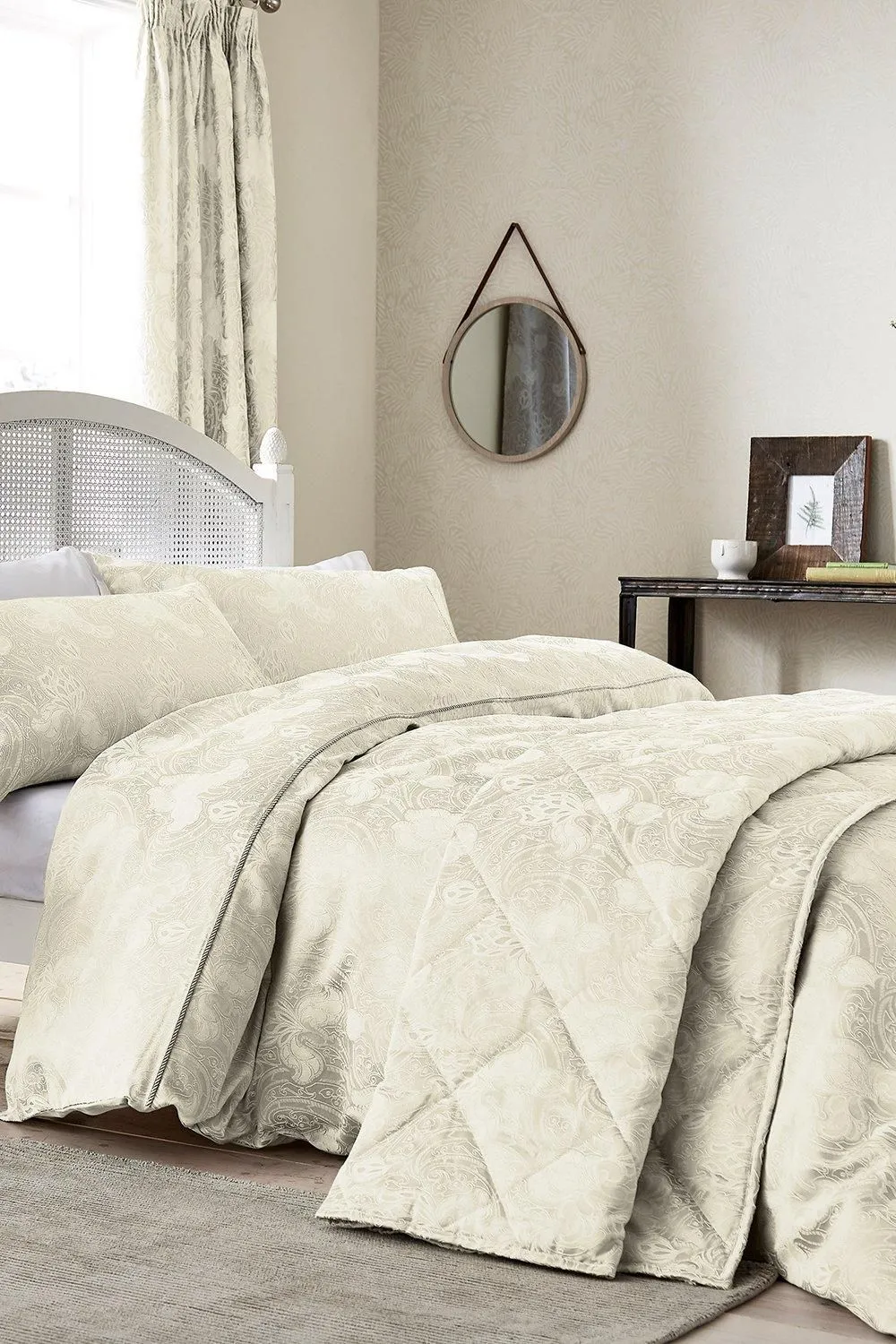 Sanderson 'Ashbee' Throw in Ivory