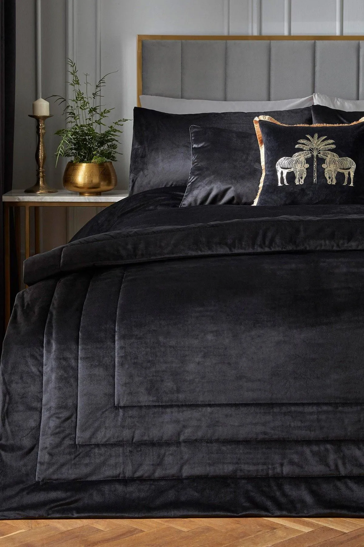 Laurence Llewelyn-Bowen 'Chic' Luxury Soft Velvet Frame Stitched Warm & Cosy Bedspread in Black
