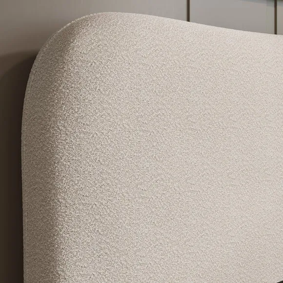Squidge Boucle Bed 5