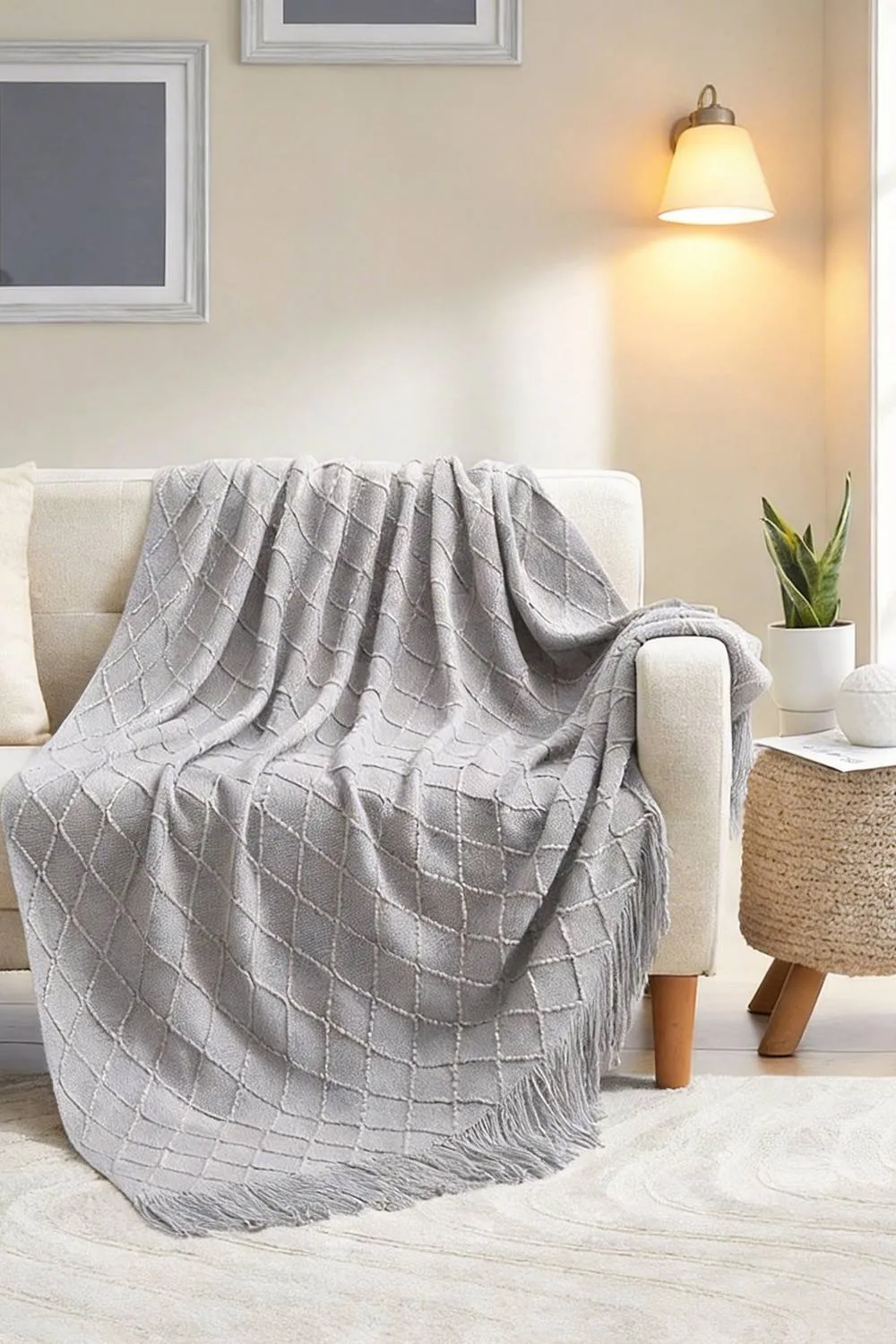 Living and Home Pattern Knitted Throw Blanket with Fringed Edges in Light Grey
