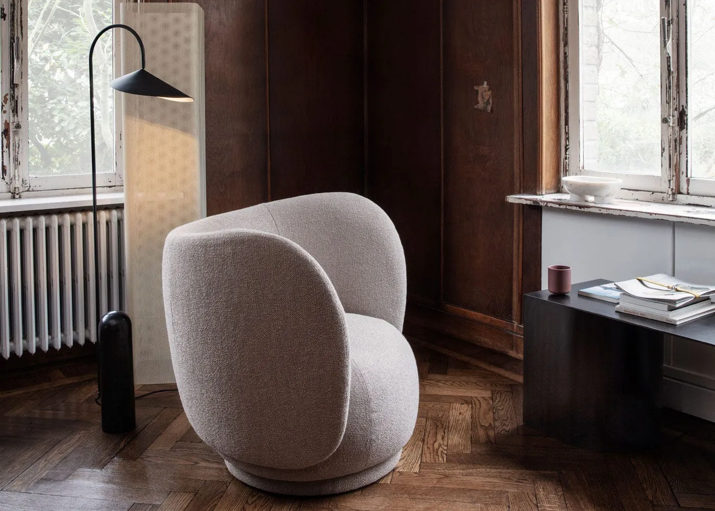 ferm LIVING Arum Floor Lamp Cashmere 2