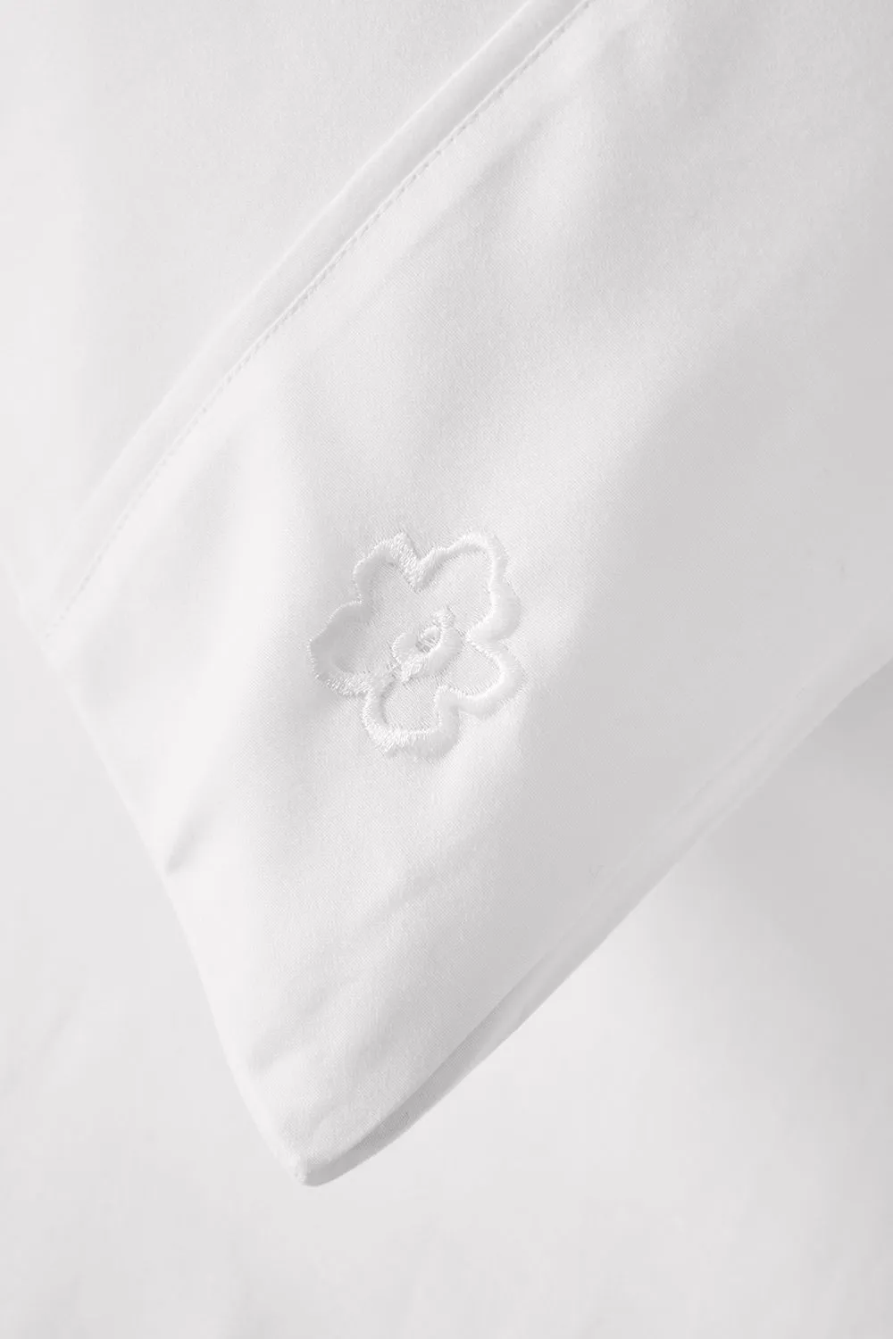 Ted Baker 'TB Plain Dye' Standard Pillowcase in White 2