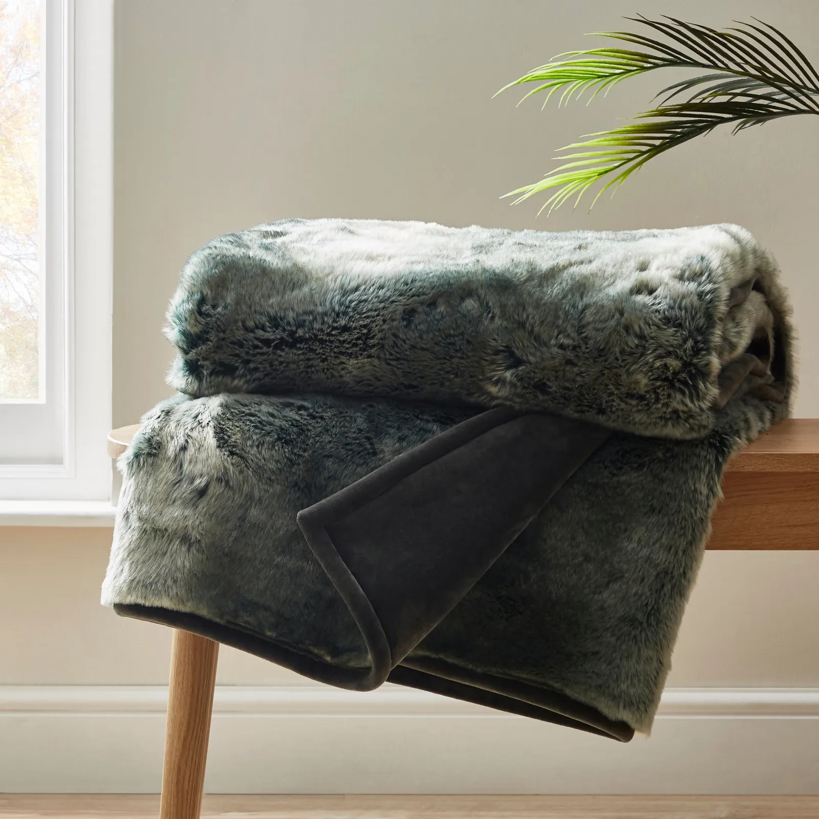 Verbier Bottle Green Throw Green