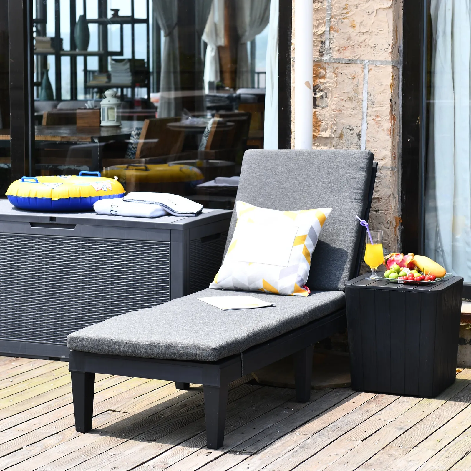 Faro Black Lounger with Grey Cushion Black