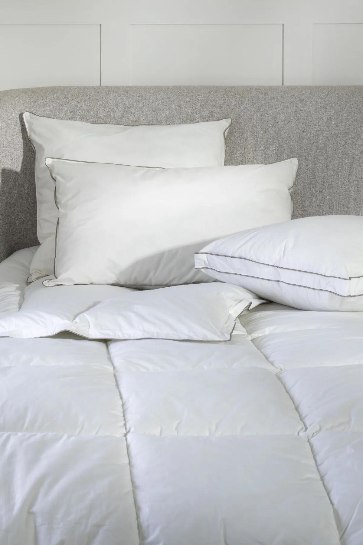 Soak&Sleep Soft As Down Microfibre Superking Pillow - Soft/Medium in White 3