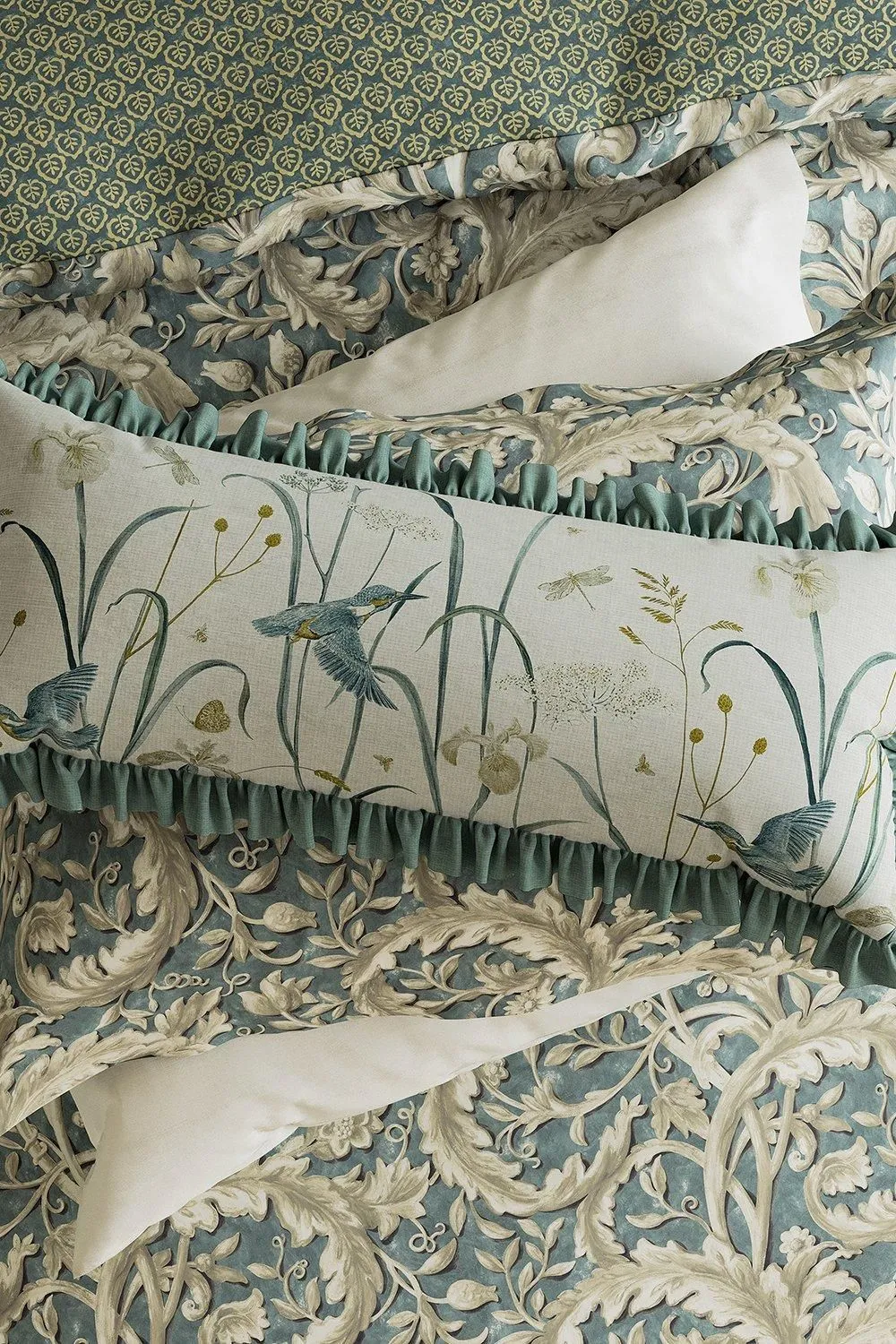 Sanderson 'Tilia Lime' Cotton Duvet Cover Set in Teal 5