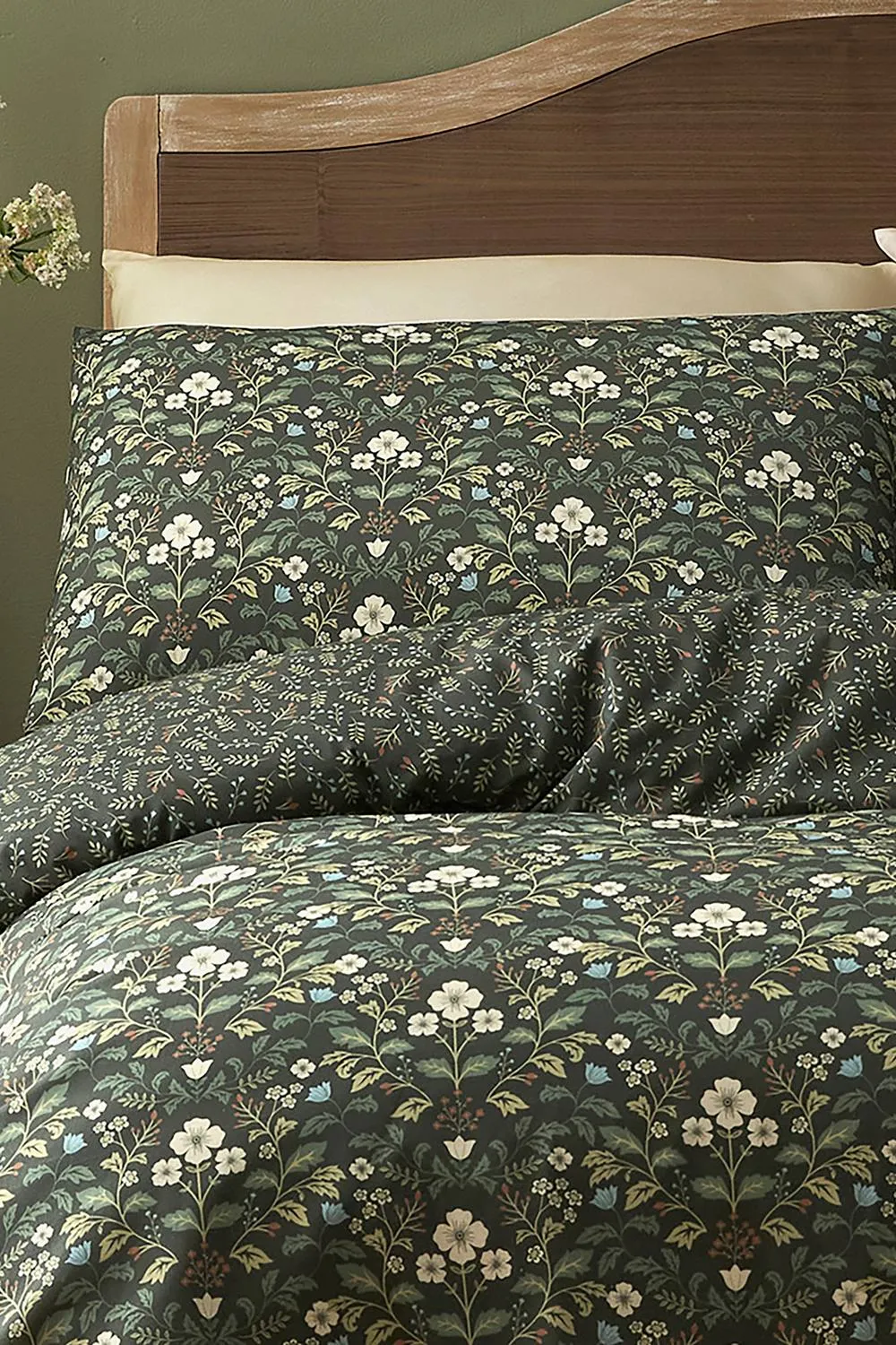 Dreams & Drapes 'Heritage Floral' Easy Care Duvet Cover Set in Green 2