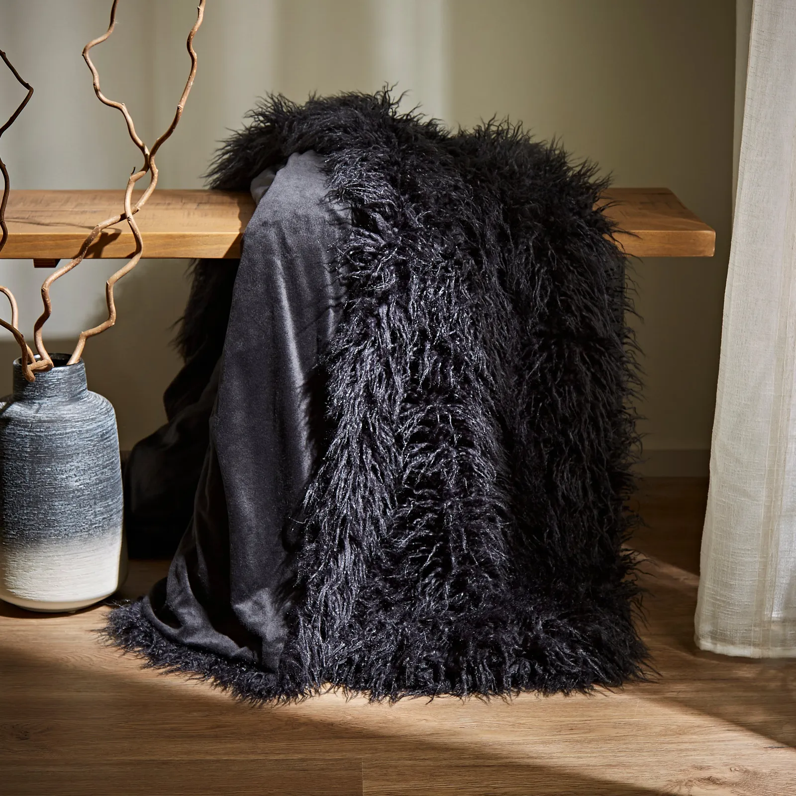 Tibet Throw Black