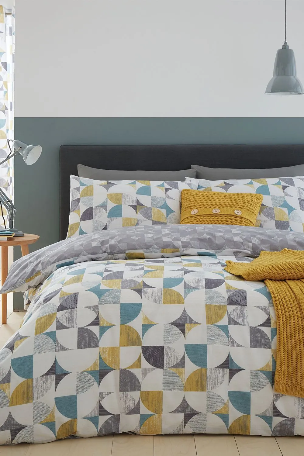 Catherine Lansfield 'Retro Circles' Duvet Set in Yellow