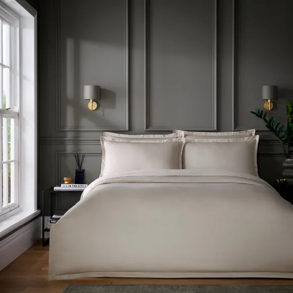 Hotel Cotton Sateen 400 Thread Count Duvet Cover & Pillowcase Set 1