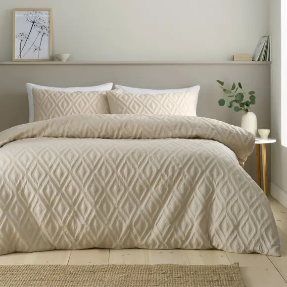 Catherine Lansfield Jacob Geo Duvet Cover and Pillowcase Set 1