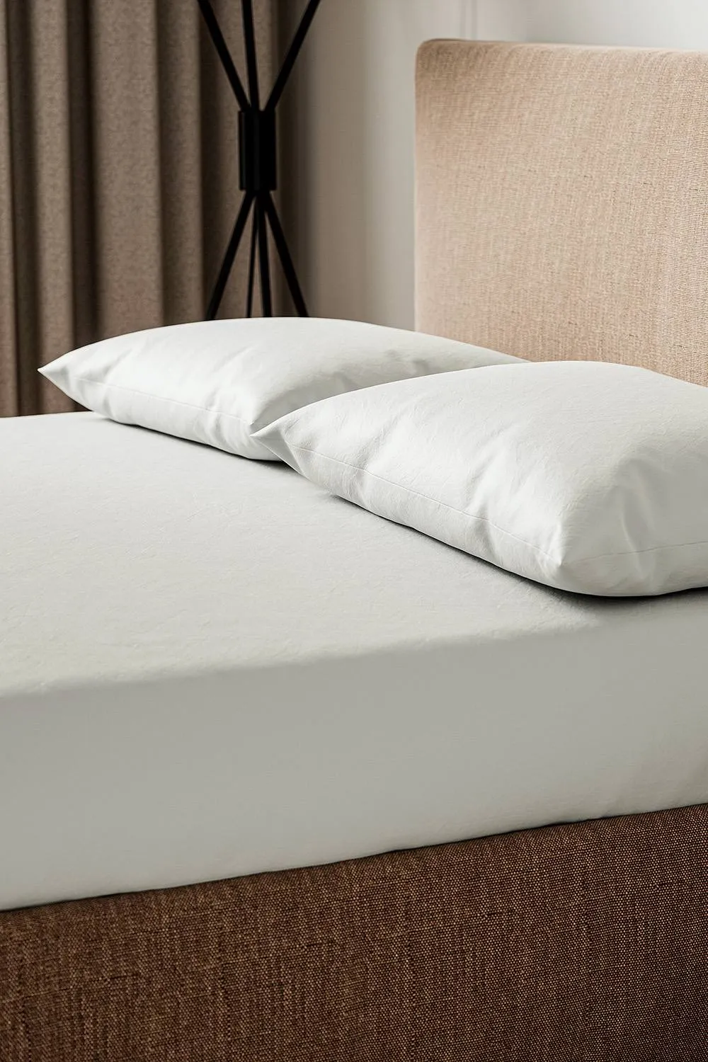 Helena Springfield '200 Thread Count' Cotton Fitted Sheet & Pillowcase Set in Stone