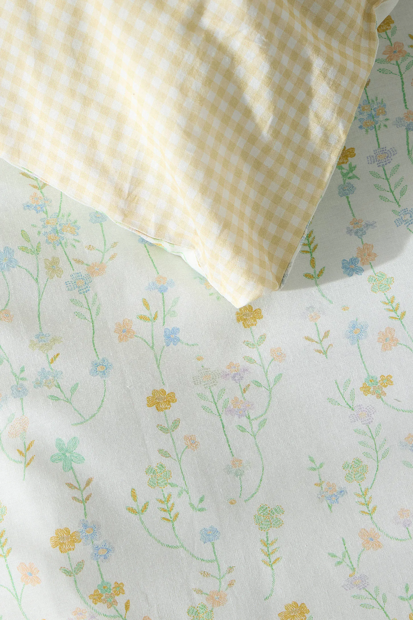 Dolly Mix Reversible Duvet Set - Yellow 5