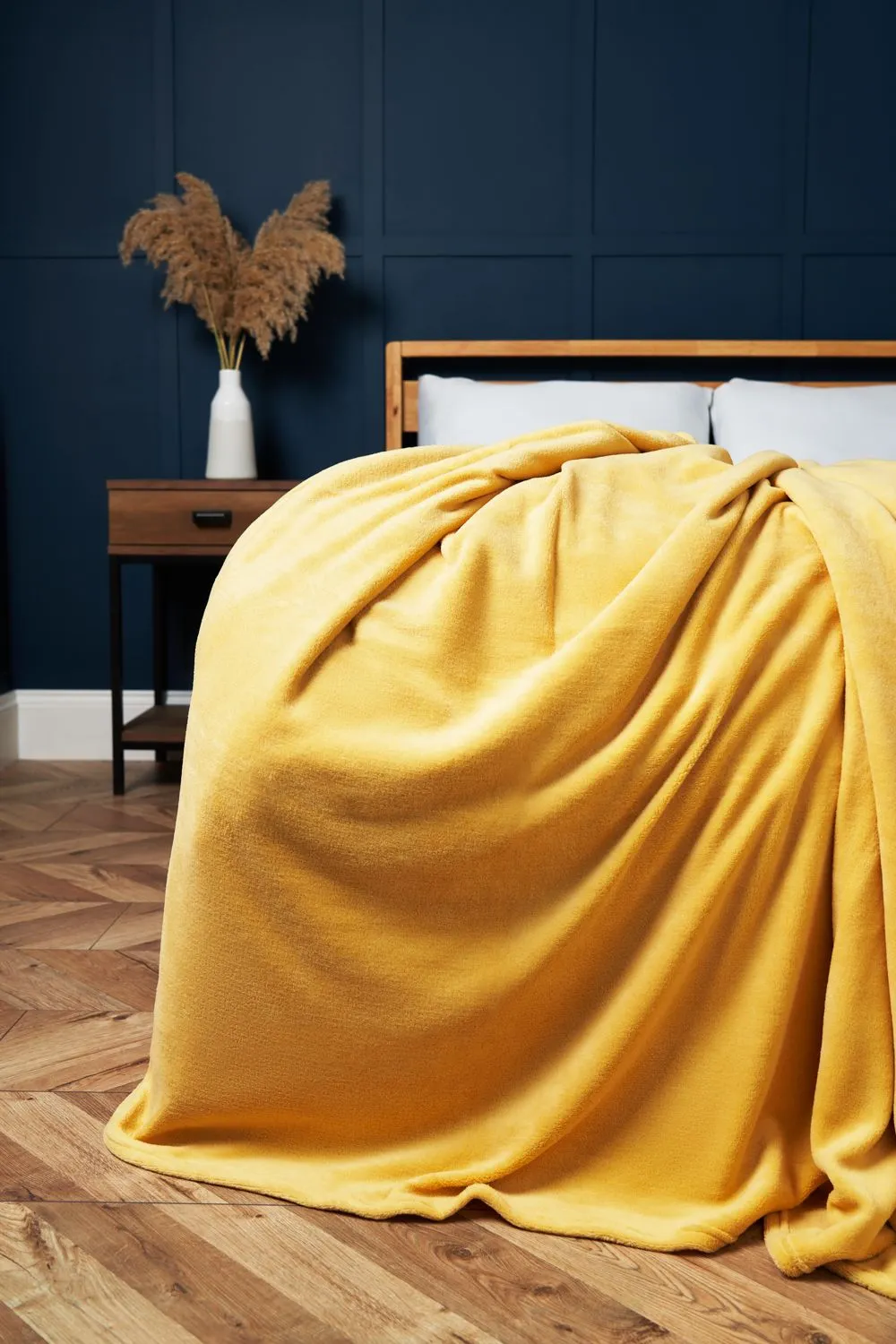 BHS Microfleece Throw in Yellow