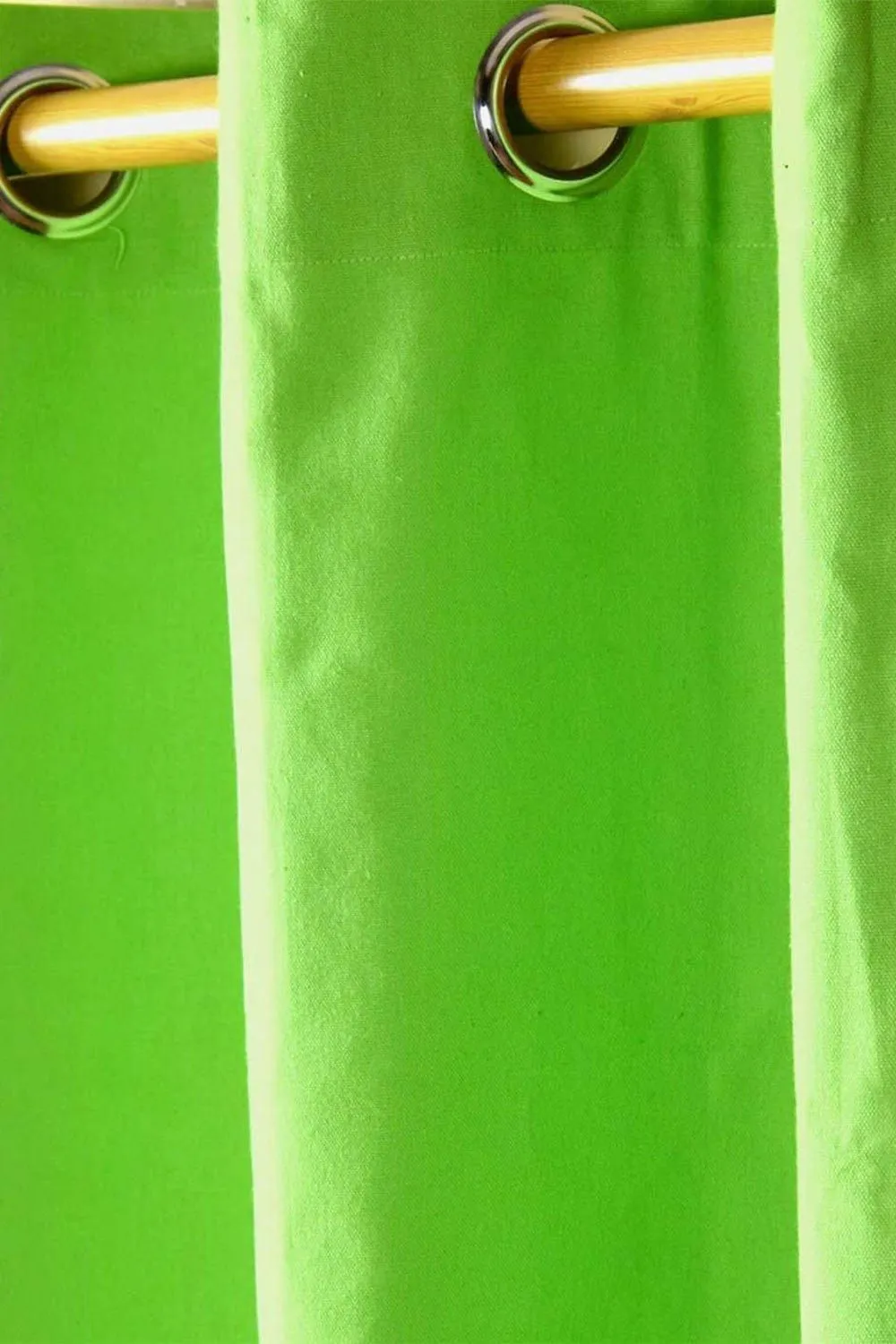 Homescapes Plain Cotton Ready Made Eyelet Curtain Pair in Green 2