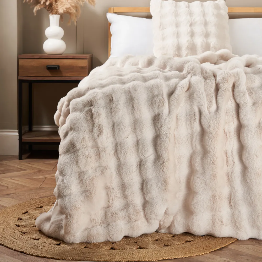 Scalloped Faux Fur Throw, Cream