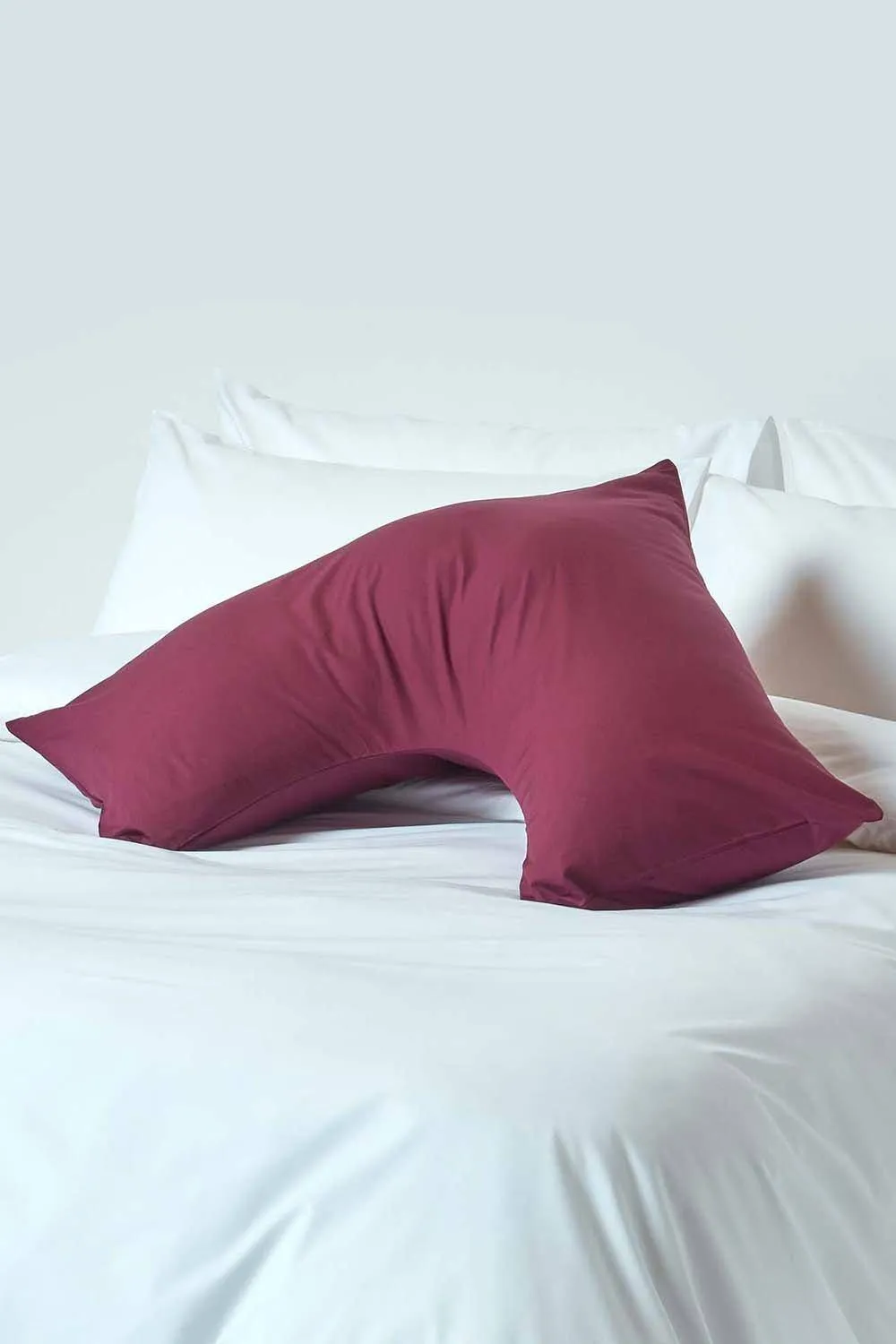 Homescapes Egyptian Cotton V Shaped Pillowcase 200 TC in Plum 2