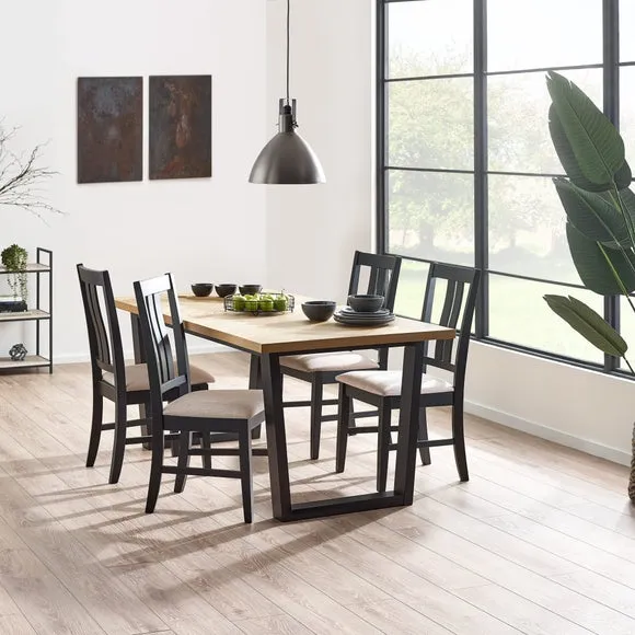 Hilton Rectangular Dining Table with 4 Hilton Dining Chairs 2