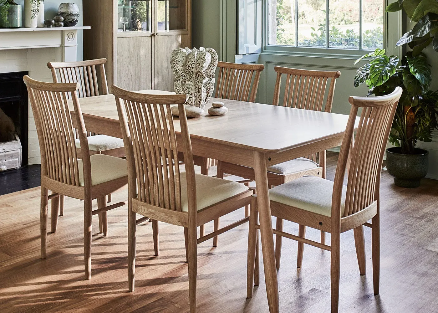 Ercol Teramo Extending Oval Dining Table Small 2