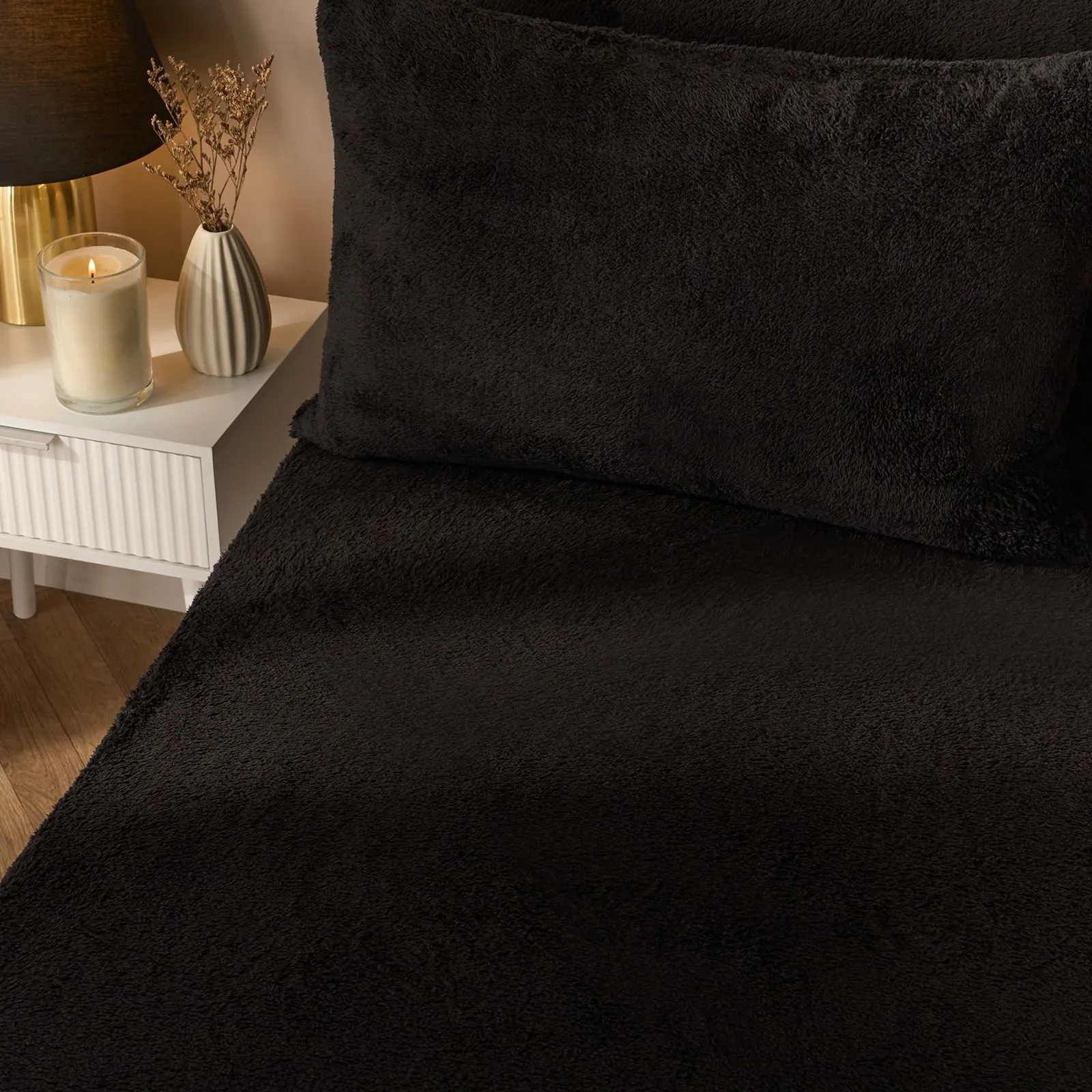 OHS Teddy Fleece Thermal Fitted Bed Sheet in Black | Size: King Fitted