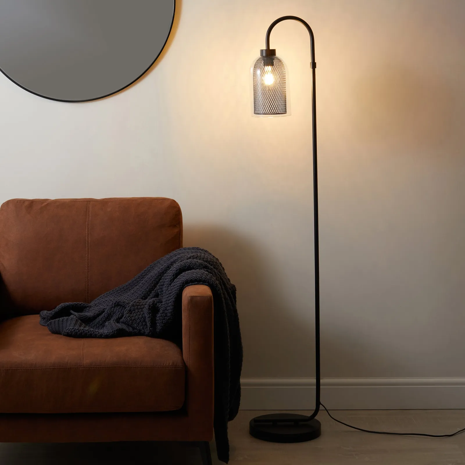 Akala Floor Lamp Black