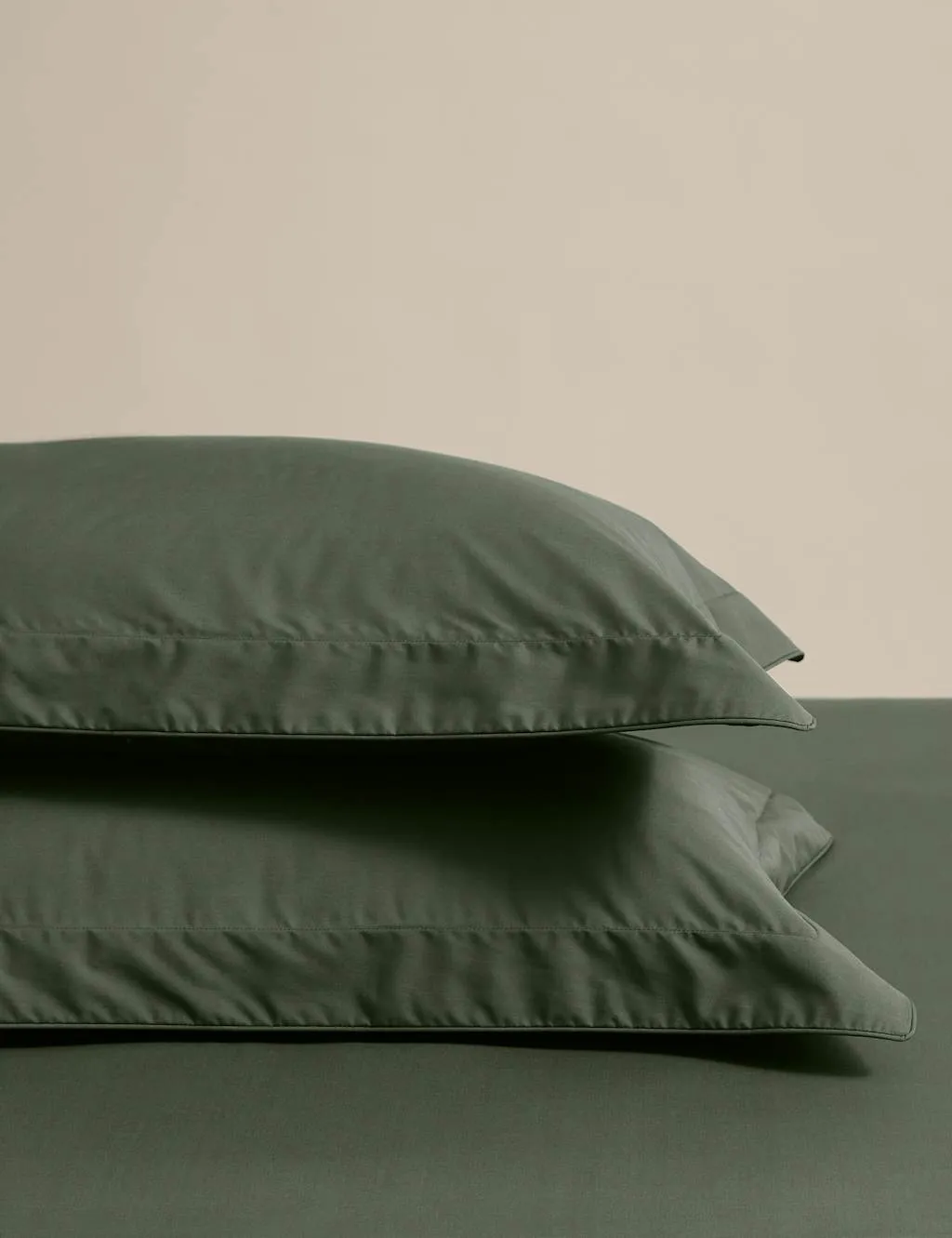 M&S 2 Pack Egyptian Cotton 230 Thread Count Crisp Oxford Pillowcases Forest Green