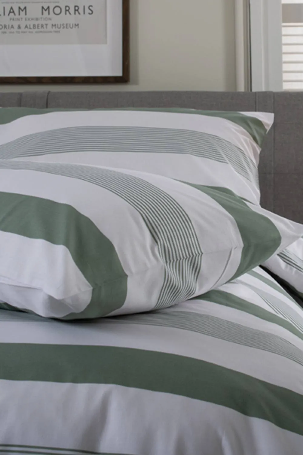 The Lyndon Company Next Level 100% Duvet Cover Set with Cuff Detailing in Green 4
