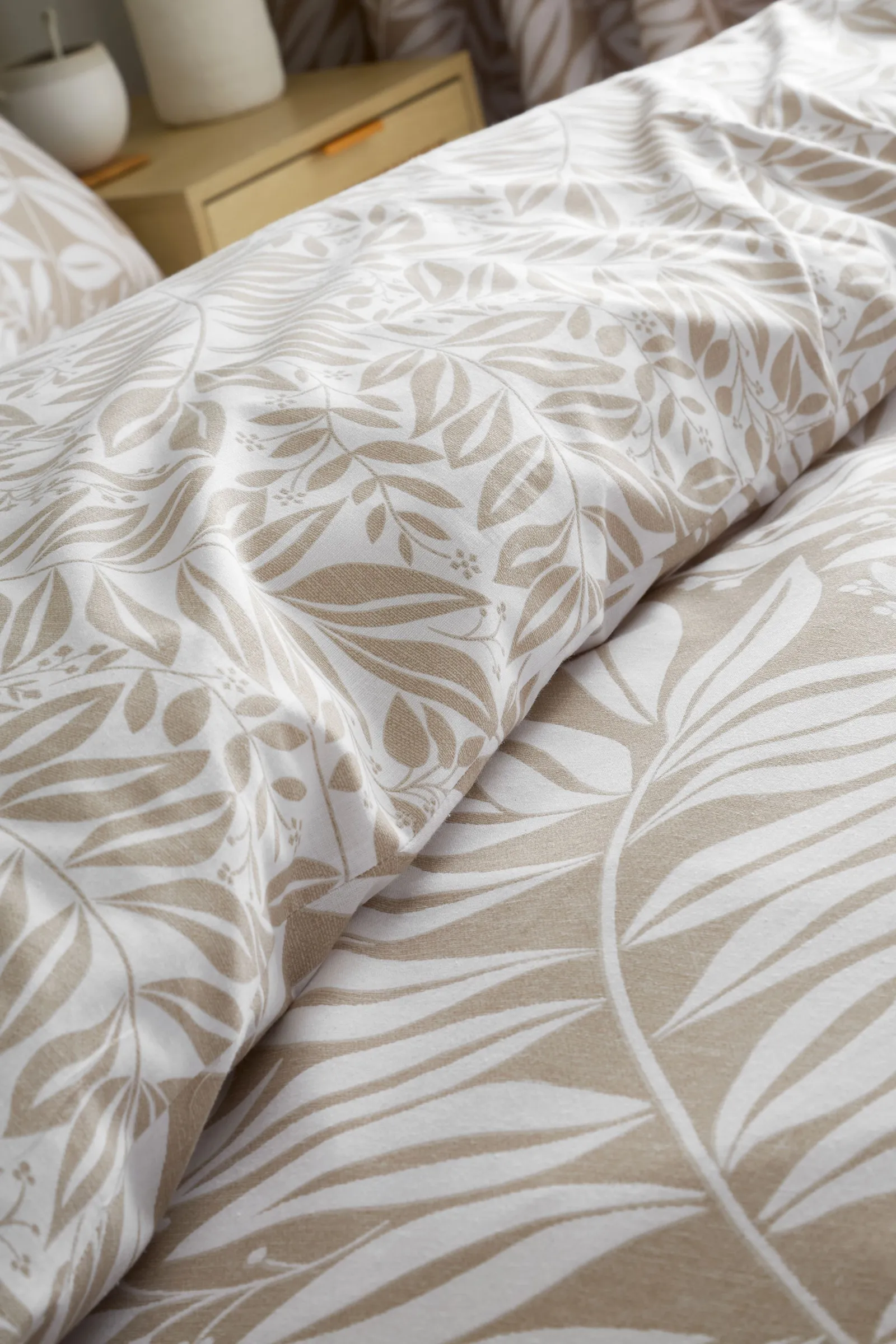 Catherine Lansfield 'Sorrel Leaf' Reversible Duvet Cover Set in Natural 4