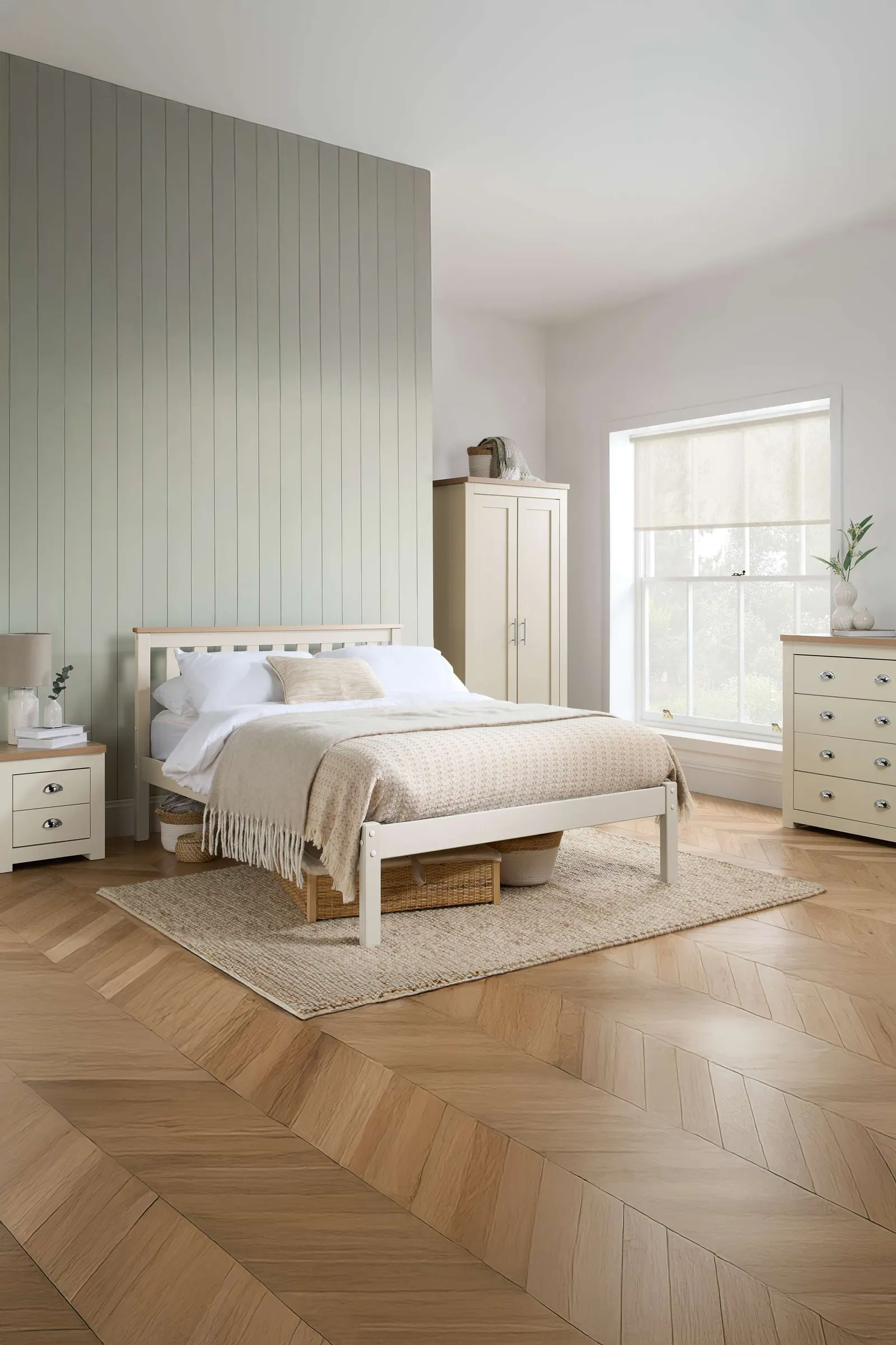 Birlea Highgate 4 Drawer Chest Grey & Oak in Cream 2