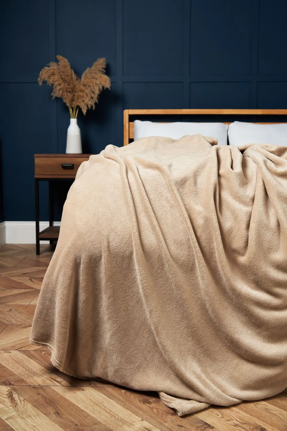BHS Microfleece Throw in Beige