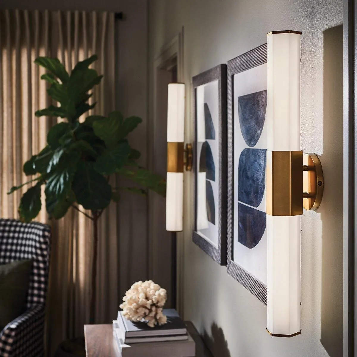 Netlighting Hinkley Facet Integrated LED Bathroom Wall Lamp Heritage Brass 3000K IP44 in Yellow 4