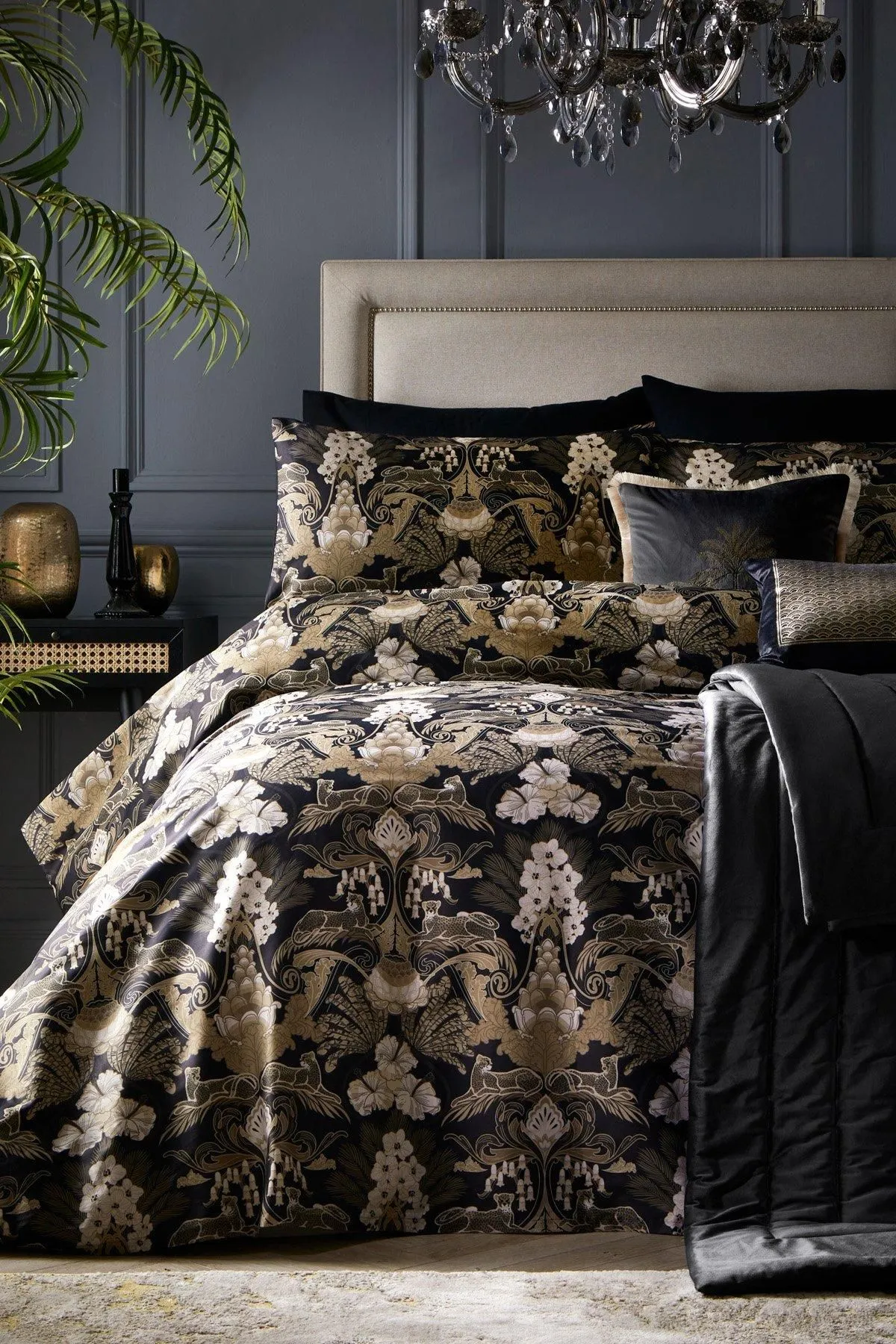 Laurence Llewelyn-Bowen 'Suburban Jungle' 100% Cotton Rich Duvet Cover Set in Black