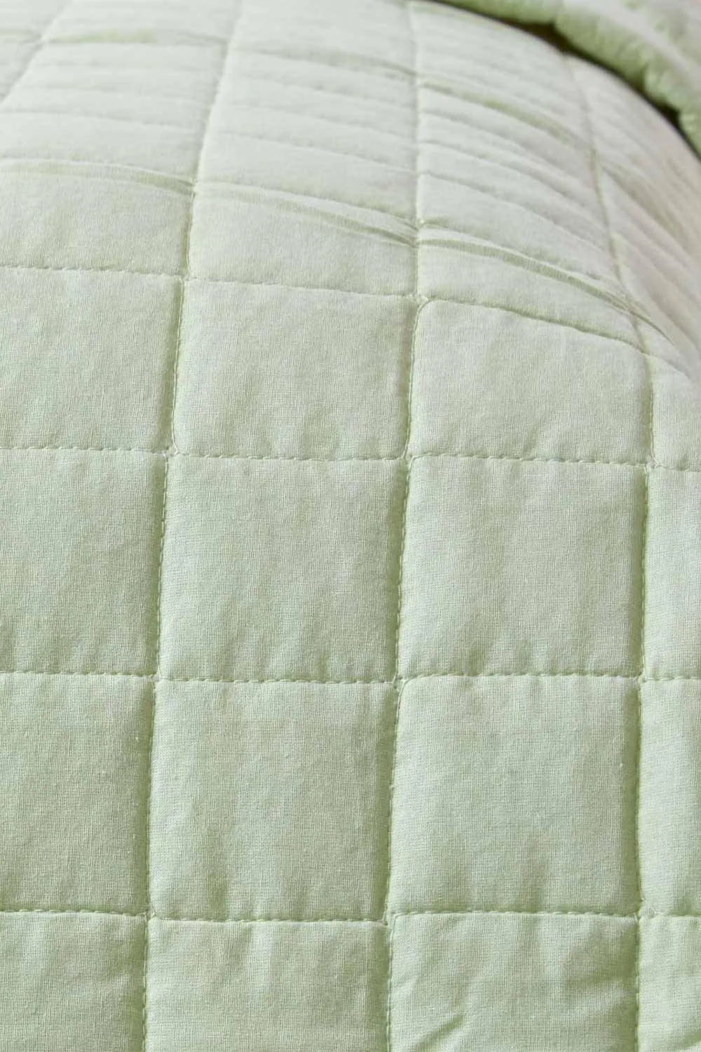 Homescapes Cotton Quilted Reversible Bedspread in Green 3