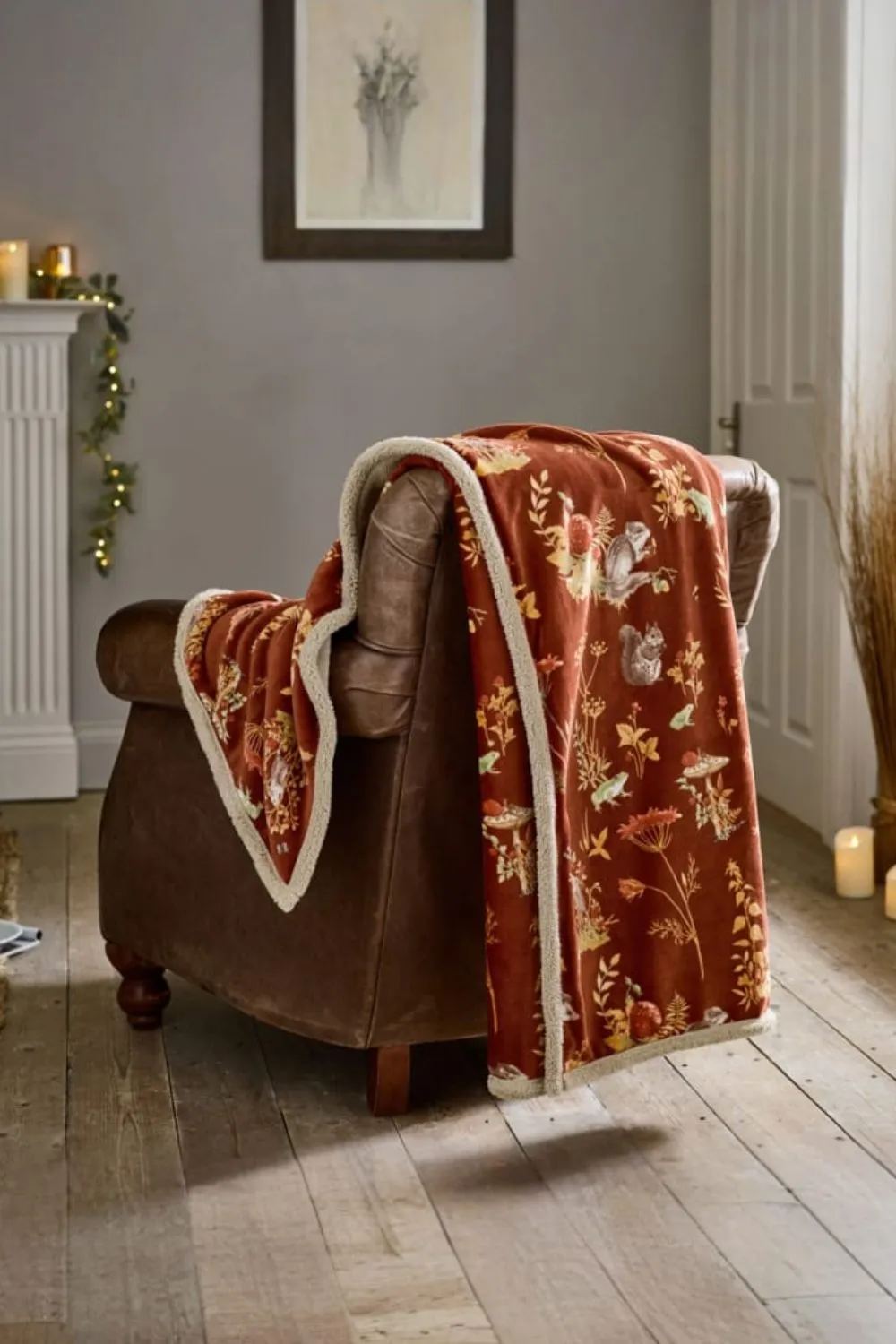 Deyongs Autumnal Woodland Throw Rust - Sherpa Lined Woodland Animal Blanket 130x170cm in Brown