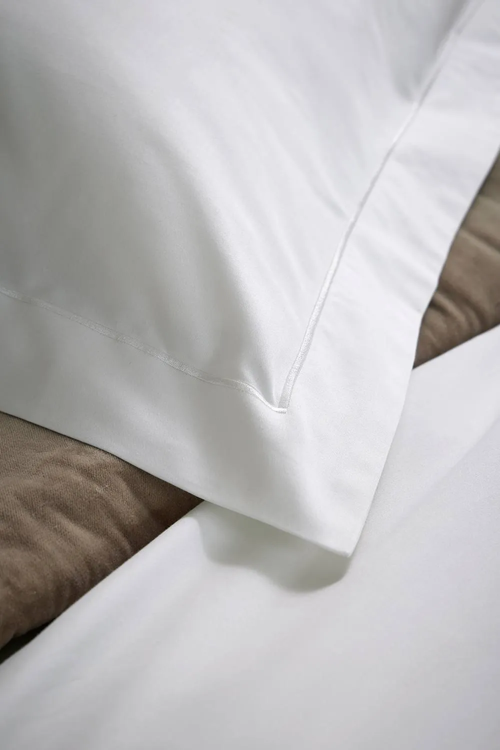 CHRISTY Premium Sateen Satin Oxford Pillowcase Pair in White 2