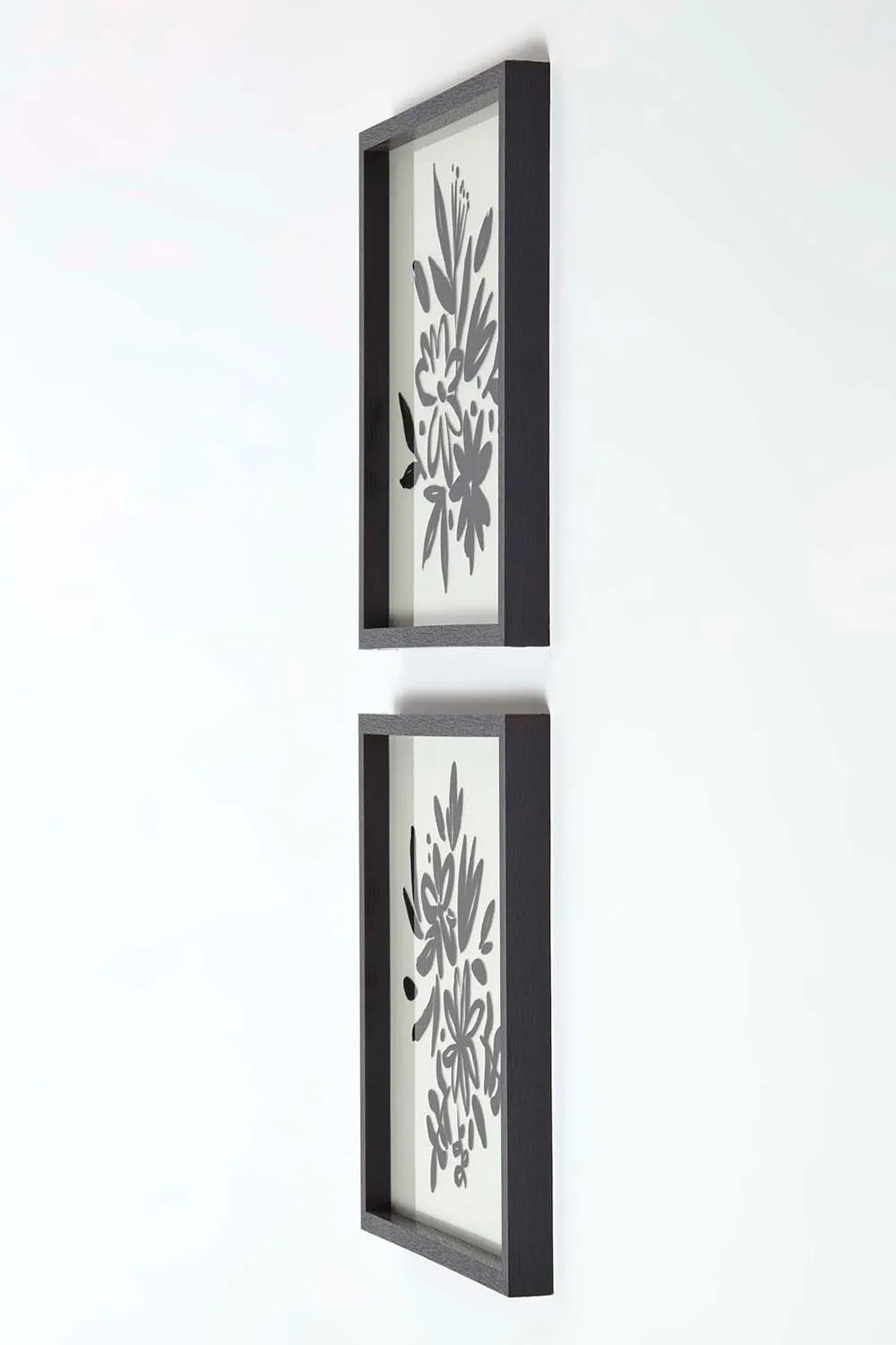 Homescapes Set of 2 Black Linen Flower Wall Art 5