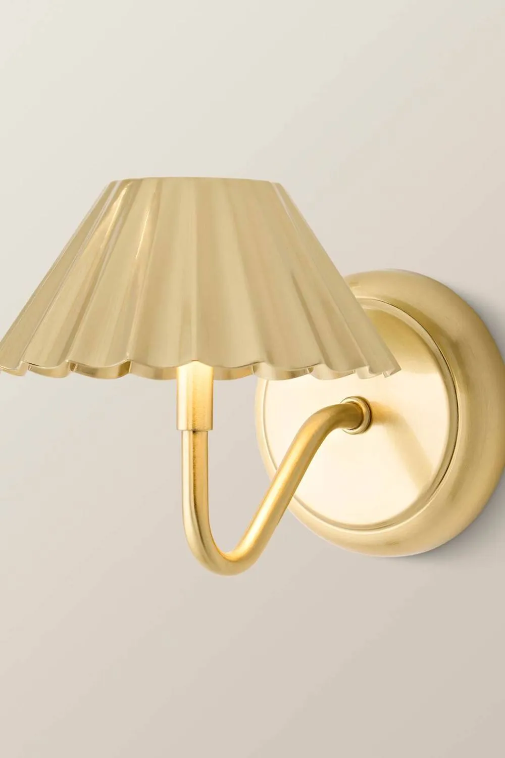 ValueLights Avery Portable Rechargeable Easy Fit Wall Light Fitting in Gold 3