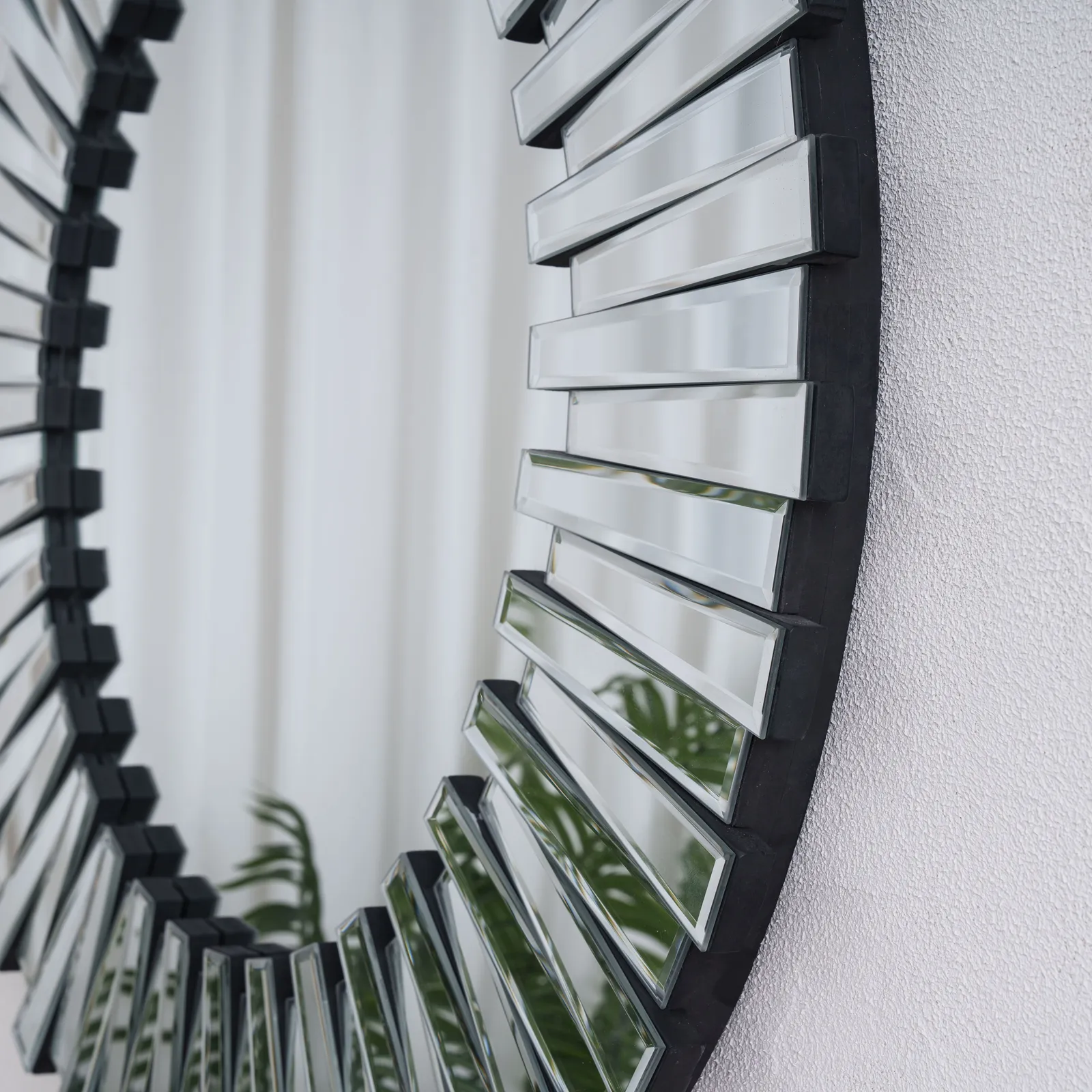 Comfy Living Ltd Modern 3D Sunburst Round Mirror 60cm in Silver 5