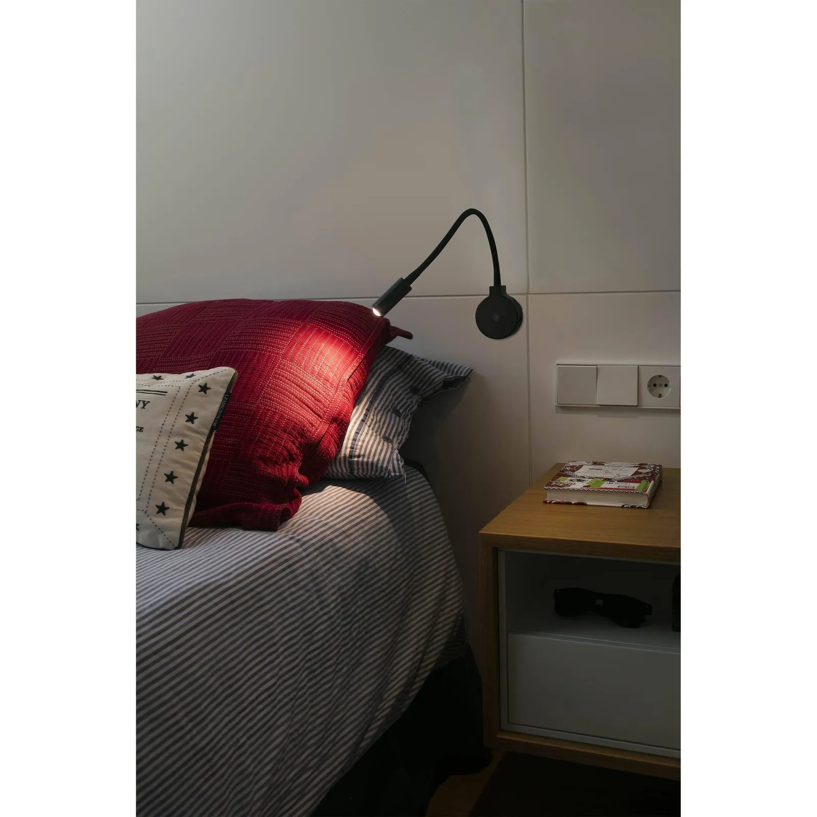 Netlighting Pixie LED Reading Light Black 3W 2700K 2