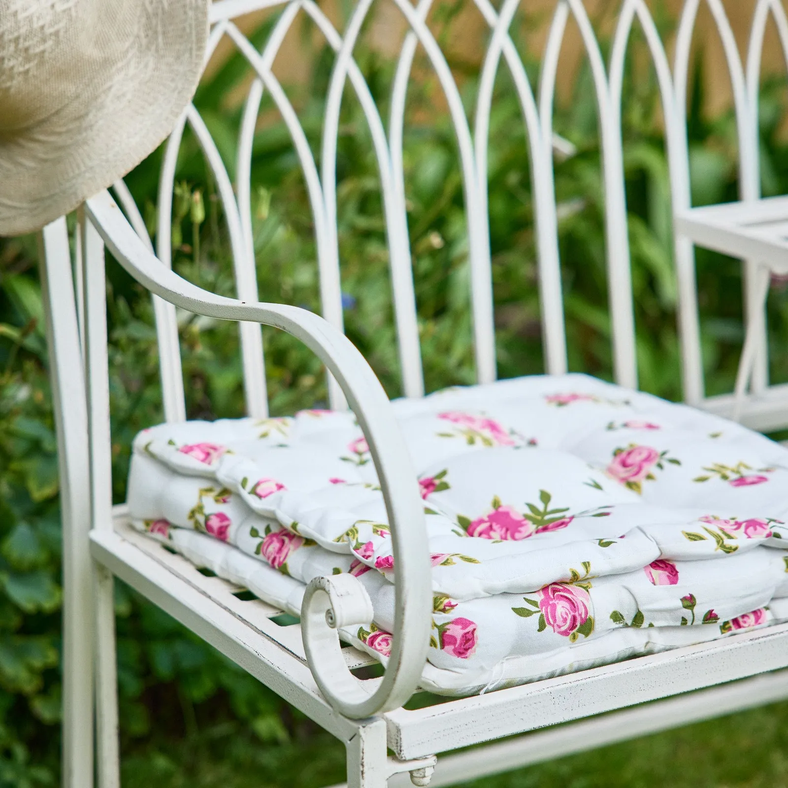 Dibor Vintage Large Cream Arched Outdoor Garden Furniture Bench with Table 6