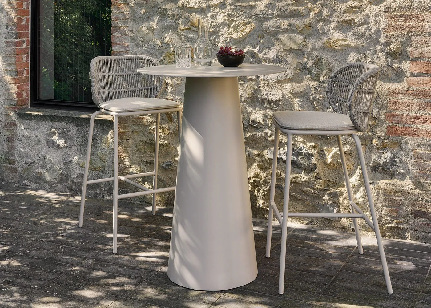 Vincent Sheppard Kodo Outdoor Barstool Fossil Grey with Almond Seat Cushion 76cm 3