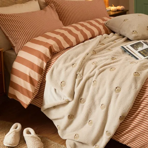 Furn. Autumn Pumpkins Throw Blanket 130cm x 180cm