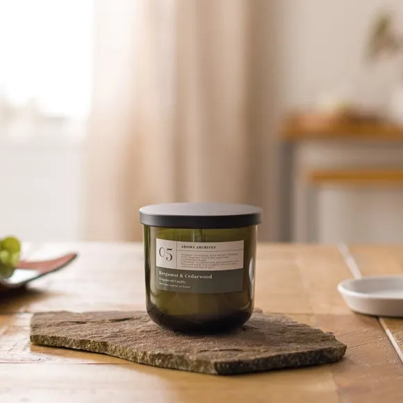 Aroma Archives No.5 Bergamot & Cedarwood Multi Wick Candle 3