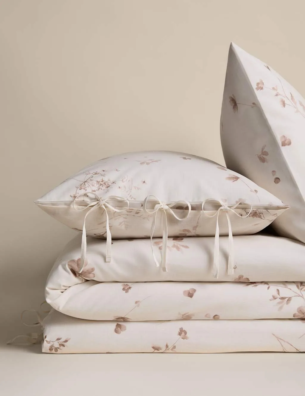 M&S Pure Cotton Pressed Floral Print Bedding Set Biscuit
