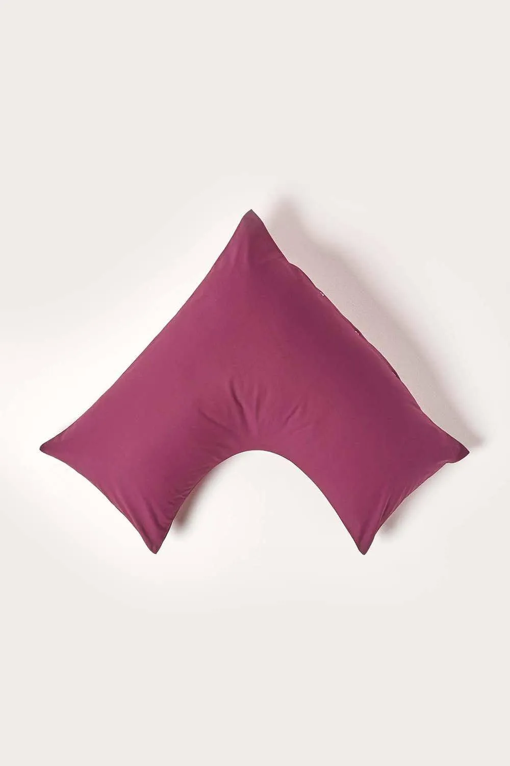 Homescapes Egyptian Cotton V Shaped Pillowcase 200 TC in Plum 1