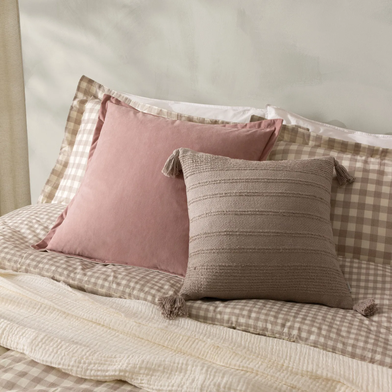 Yard Merton Velvet Cushion in Dusty Pink 6